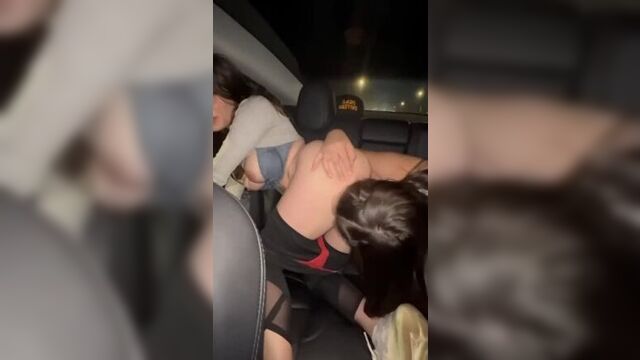 Отлизала в такси
