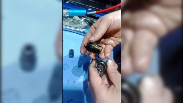 просили гарантию после ремонта форсунок КОМЭН РЕЙЛ ДВС Ивека экскаватор Холонд .но по-моему они работали без фильтров грязном ДТ