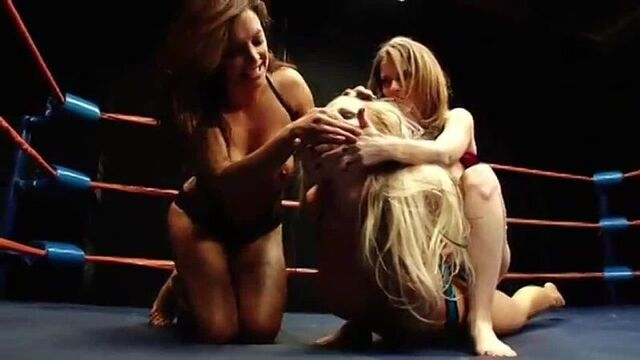 DT-976-01-JC Marie vs Emily Addison vs Franchesca Le