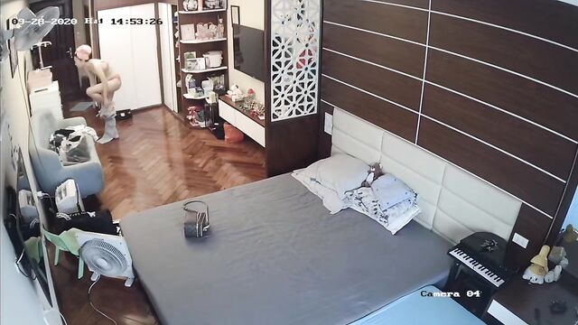 Vietnamese teen Roxy got naked and fucked in a steamy sextape