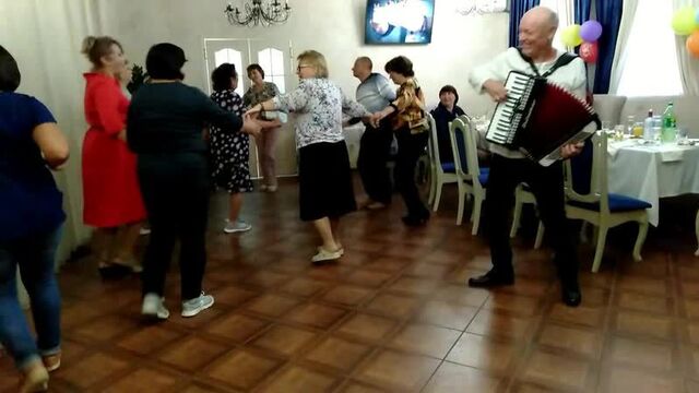 Аккордеонист Николай Донецкий - "Гуцульская полька". Супер!!! Музыкант на юбилее (live) г.Казань.