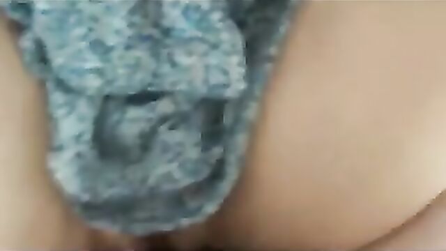 Hot French babe gets fucked in a homemade video