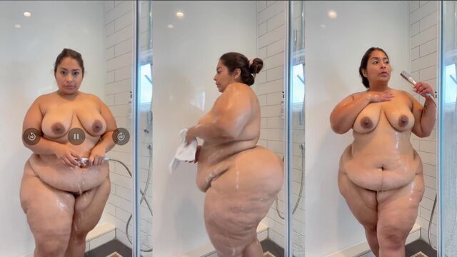 Thick Latina ass gets fucked hard by a big toy in the shower
