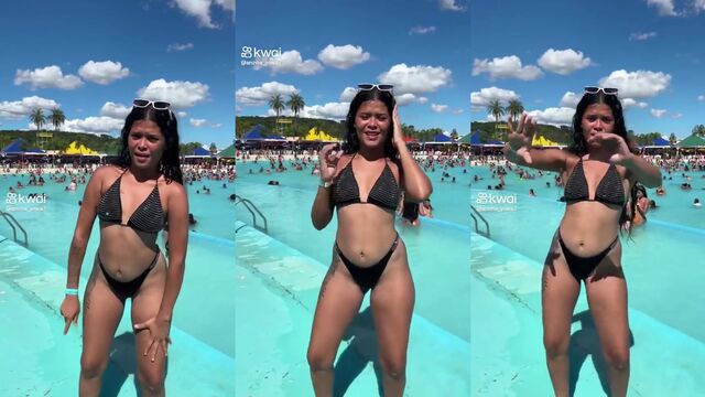 Aninha shows her hairy pussy while playing with a toy and masturbating