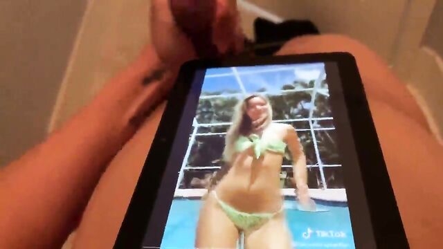 Olivia Ponton gets her pussy filled with cum as a tribute 