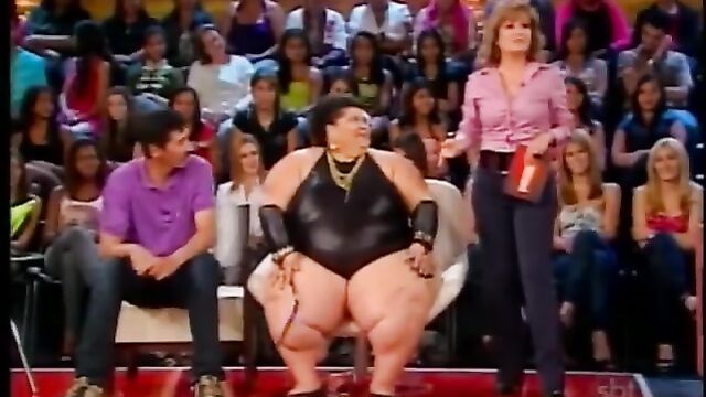 Fat granny gets her pussy pounded by a young stud