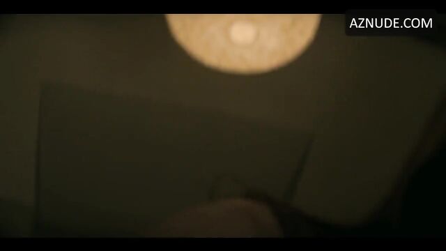 You Series Sex Scene with Victoria Pedretti gets Looped