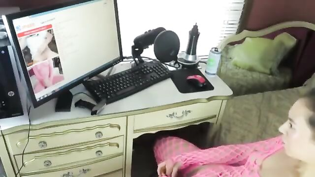 Busty Latina camgirl masturbates with her huge boobs