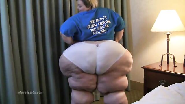 Fat SSBBW Ass Jiggly Twerking - Adipose Beauty Showing Off