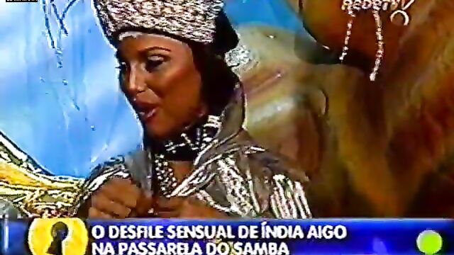 Miss Bumbum contestants show their bumbums on Carnaval TV Aberta