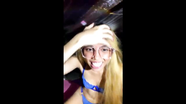 A sexy tango with a stunning Philippines girl