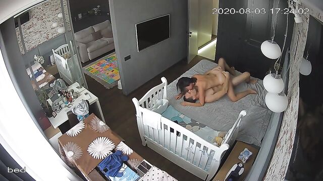 Amateur couple sex tape hidden in smartphone gallery