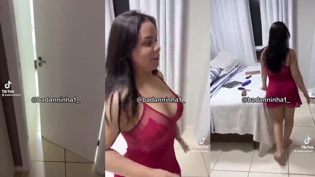 A hot aunt has sex with her nice nephew