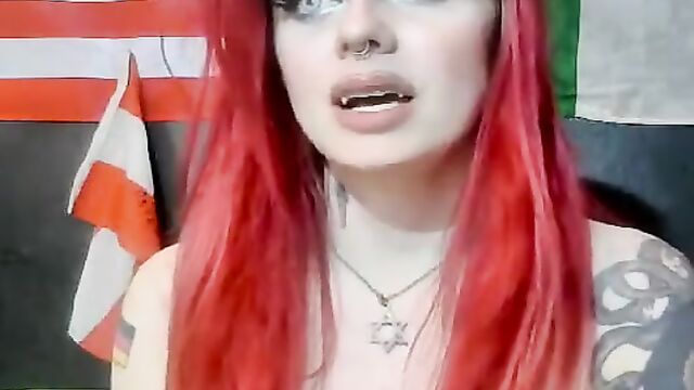 I cum hard on the fuck machine in a webcam show