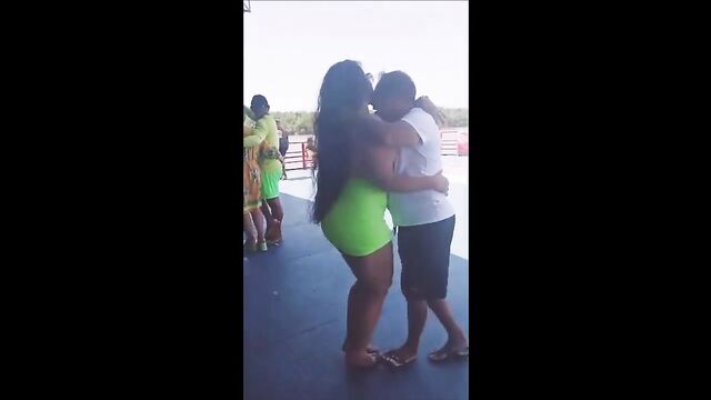 A fat woman shows her big ass in a sensual TikTok challenge