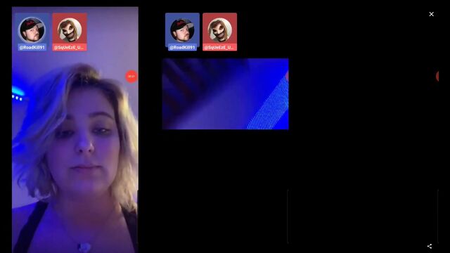 A sexy girl shows her body on Periscope and masturbates