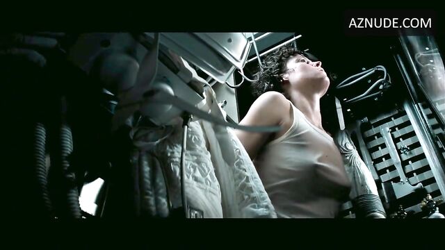 Sigourney Weaver’s iconic alien scene from the movie Aliens (1986)
