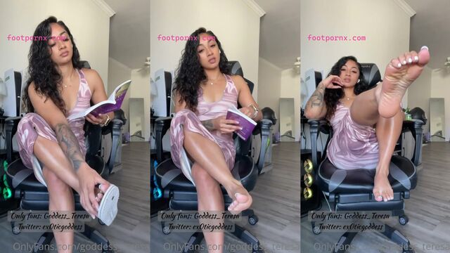 Foot fetish and soles worship with hot lightskin girls in a steamy scene