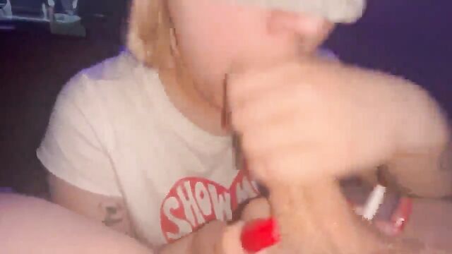 Skinny Milf gets her face covered with cum in a messy facial