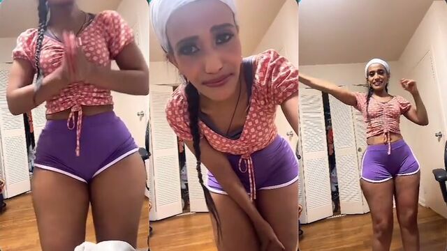 African girl with big ass enjoys solo sex