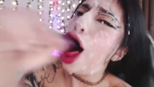 Skinny ass plugging with intense VOD chat action on Chaturbate