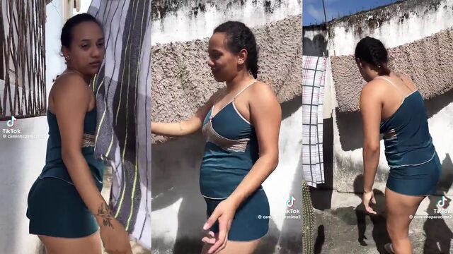 Gostosa in pijama, super hot, shows her body on TikTok