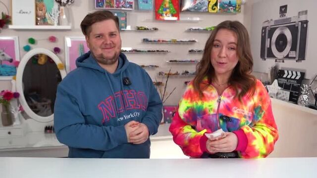 [Masha Zoom] КТО БОЛЬШЕ КУПИТ ЕДЫ СВОЕГО ЦВЕТА ПОЛУЧИТ 1000$ Челлендж! РОЗОВАЯ ЕДА vs ГОЛУБАЯ