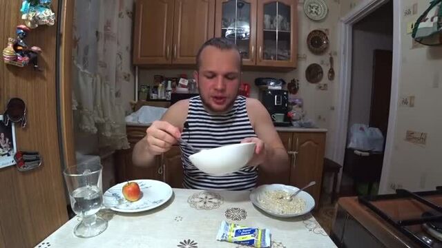 {ДНЕВНИК ЕВРЕЯ} Бомж Обед За 22 Рубля Из Перекрёстка