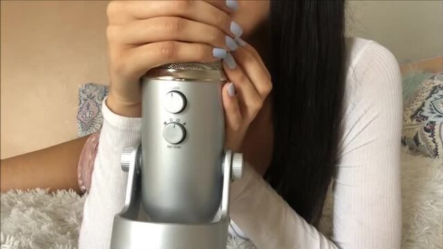 [ASMRbliss] ASMR Come closer.. (up close kisses, mouth sounds, whispers)