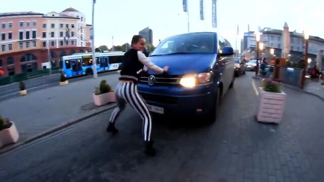 Twerk like Miley Cyrus
