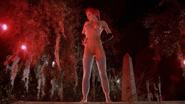 Линнея Куигли - Возвращение живых мертвецов / Linnea Quigley - The Return of the Living Dead (1985 )