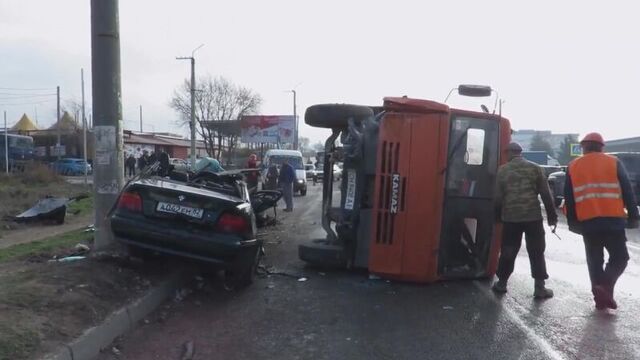 ДТП. Бетономешалка столкнулась с BMW. Момент ДТП